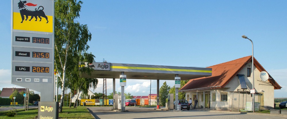 A csákvári töltőállomás